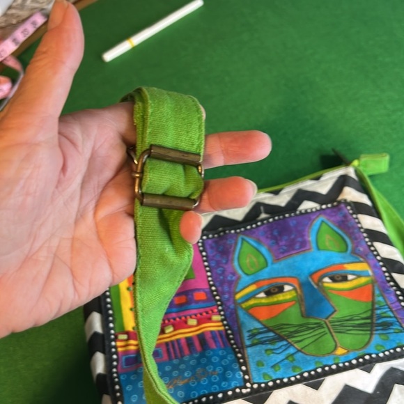 LAUREL BURCH GREEN BEADED ADJUSTABLE CANVAS STRAP CANVAS CROSSBODY BAG - Picture 9 of 15